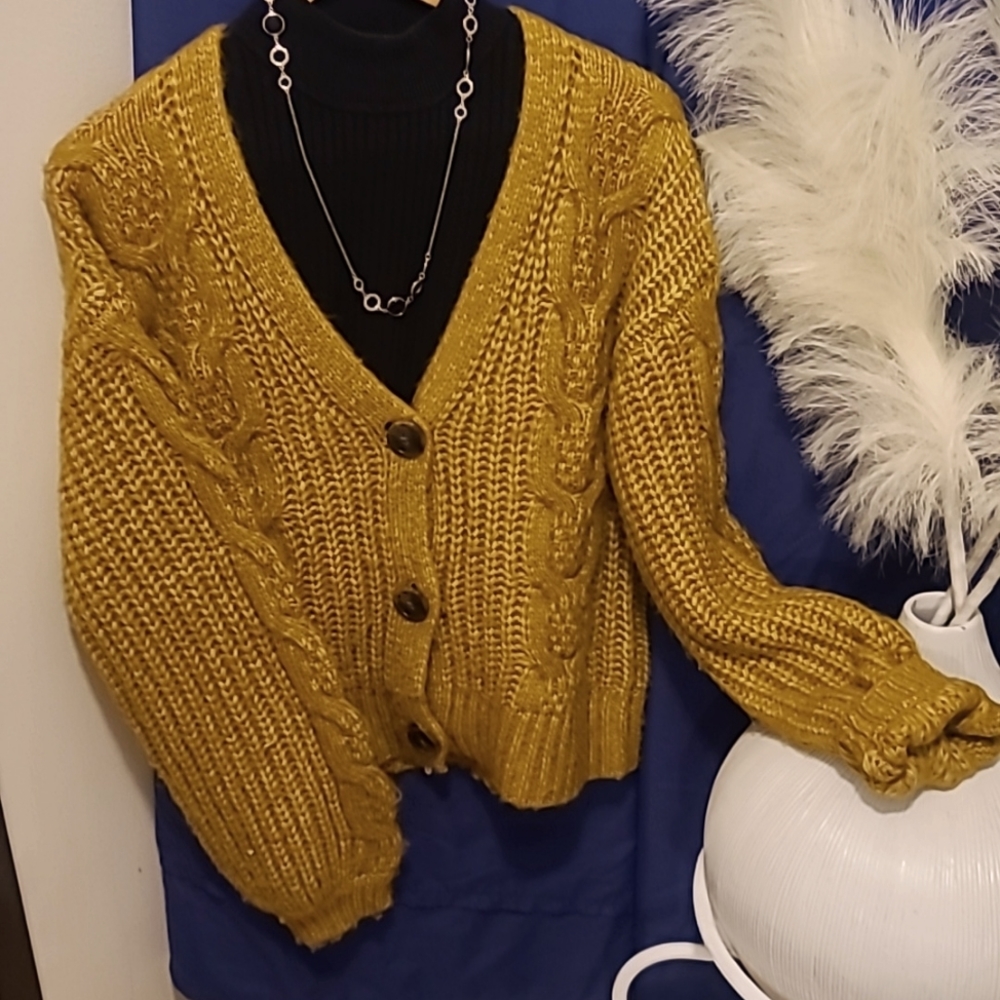 Womens Fall Cardigan Sweater. Size Small.